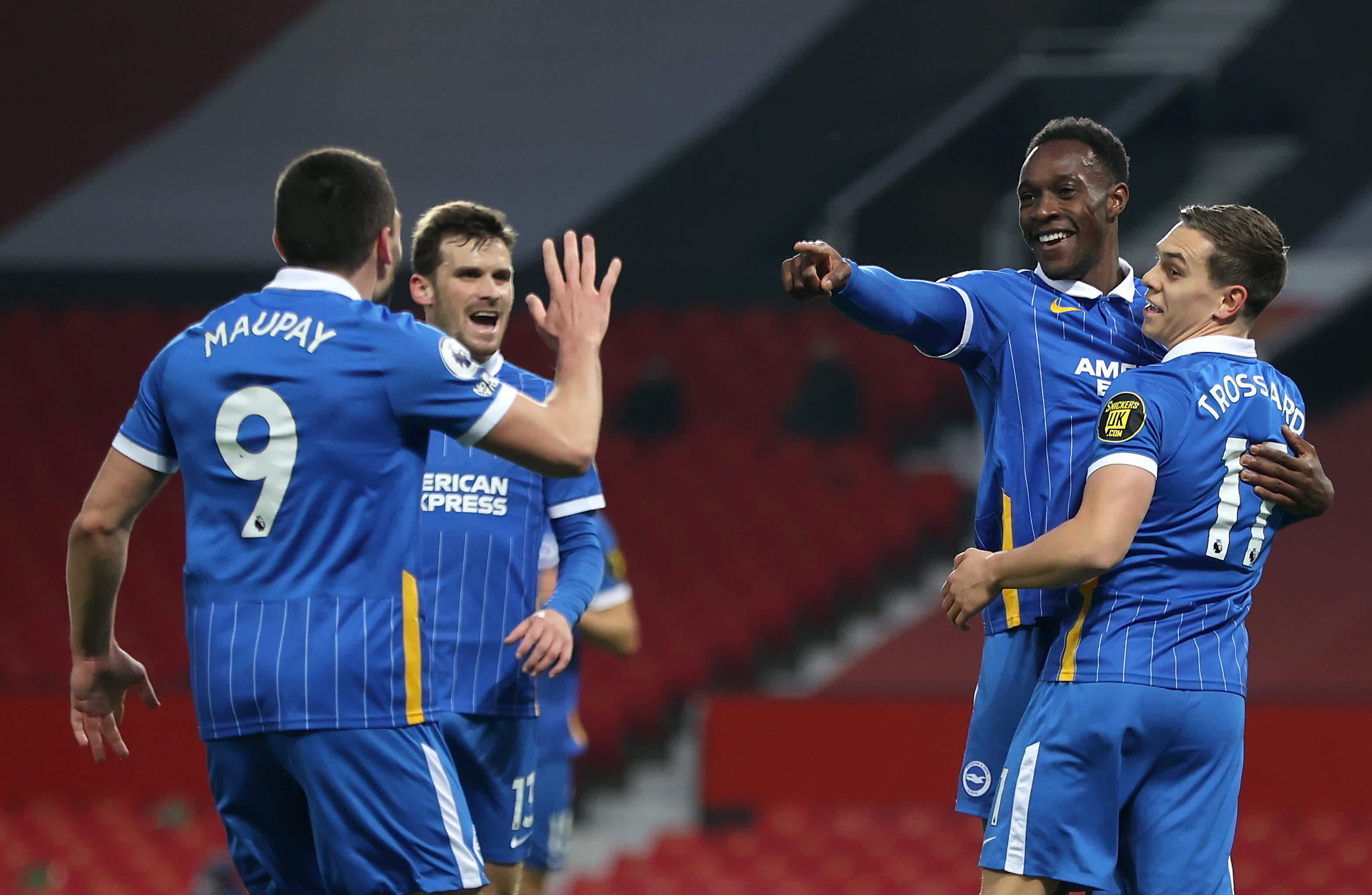 与米兰签订 与米兰签订